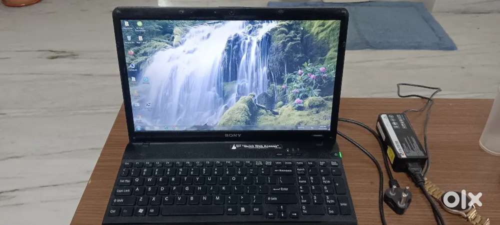 Sony vaio laptop gud condition battery need 2 change with charger
