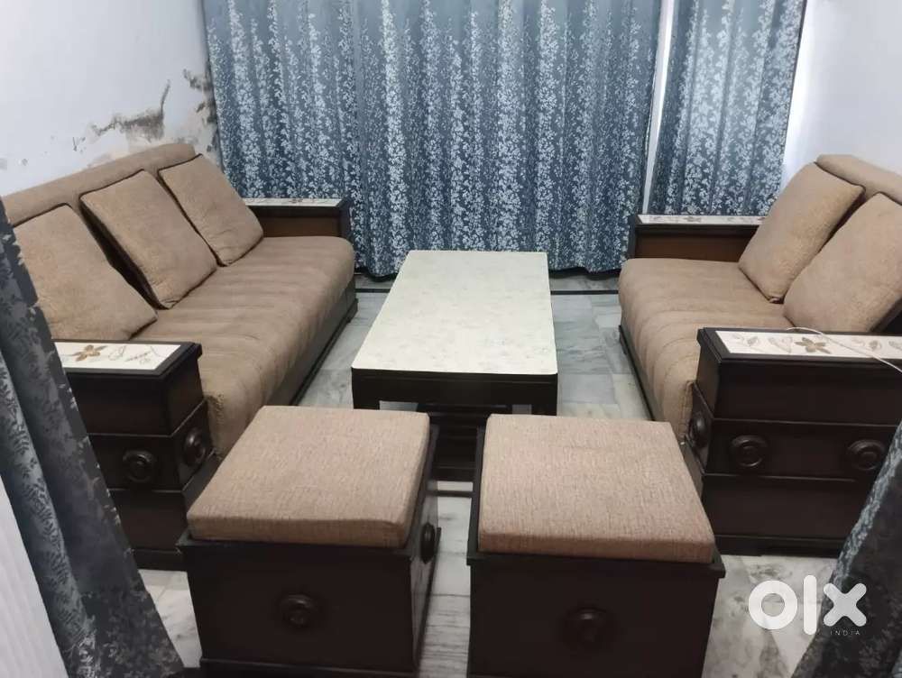 7 seater sofa set in very good condition