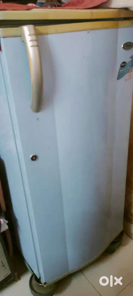 Werlpool refrigerator 190 L sky blue colour