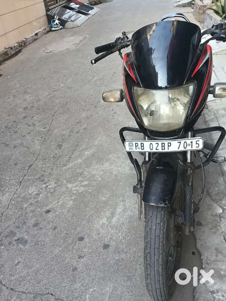 Hero honda bike in good condition engine is new and both tyre is new