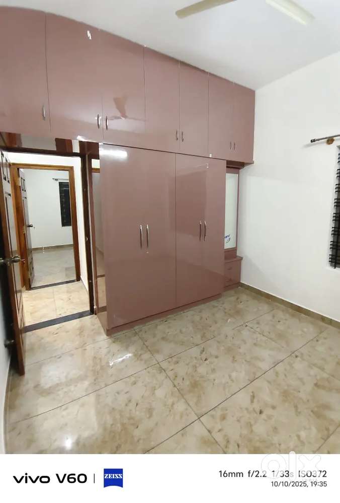 1 bhk and 2 BHK house for lease in Agrahara near City bus stand
