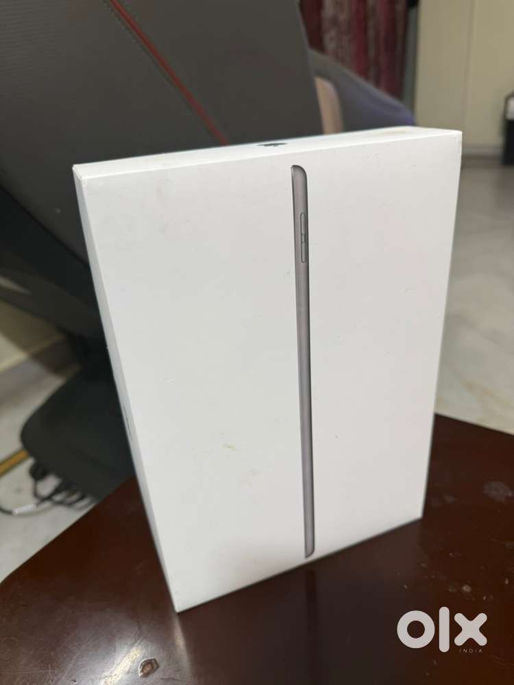 Apple Ipad 8th generation 32gb wifi 10inch space grey its in box pack