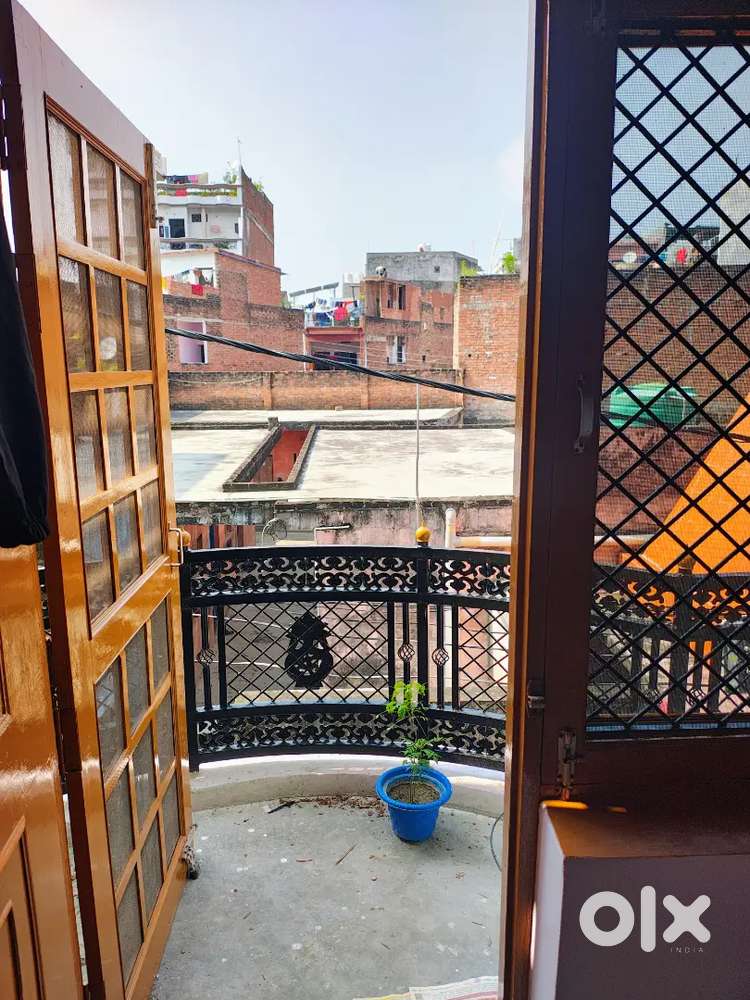 Need a Flatmate (Near Lekhraj Metro Station) 1 RK