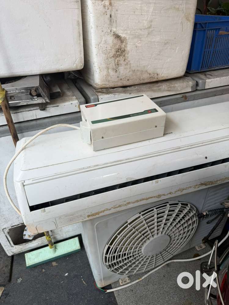 Hitachi 2 ton Ac