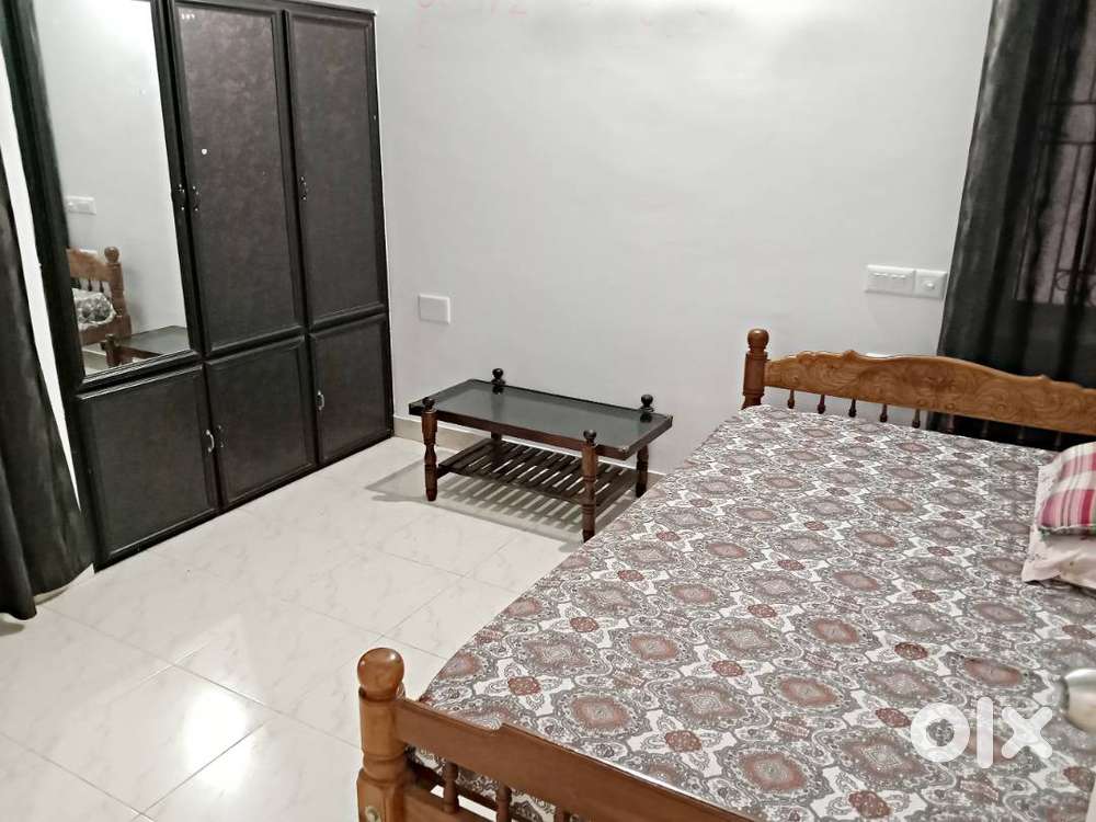 Furnished 2 bhk Flat rent. Near Sakthan bus stand and Railway station