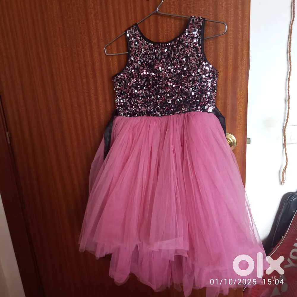 Almost new clothes in excellent condition in Whitefield, Bangalore