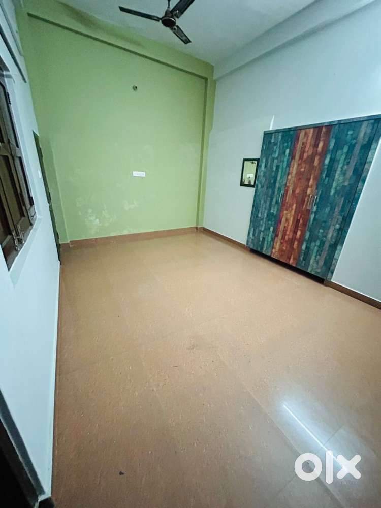 1 room with attached washroom for rent