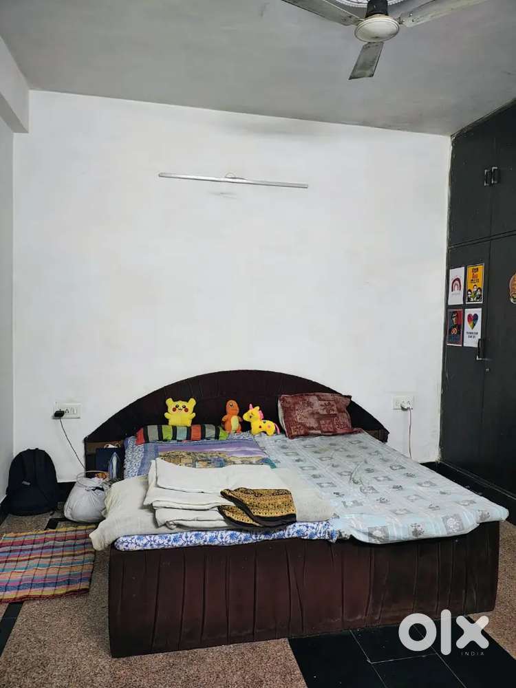 A female flatmate is required in a 2BHK flat