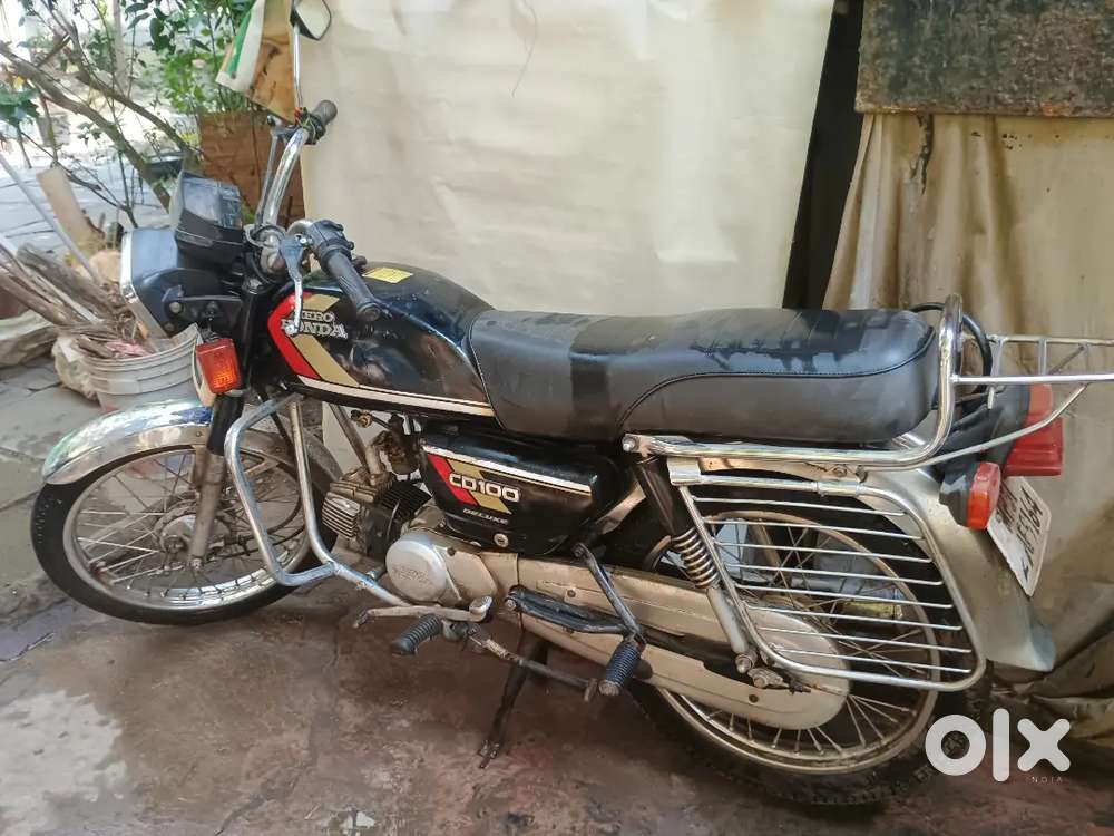 Hero honda CD 100