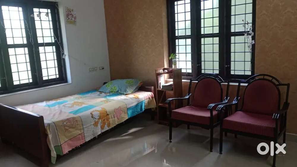 Master single room availble only for ladies -students & wrkng women