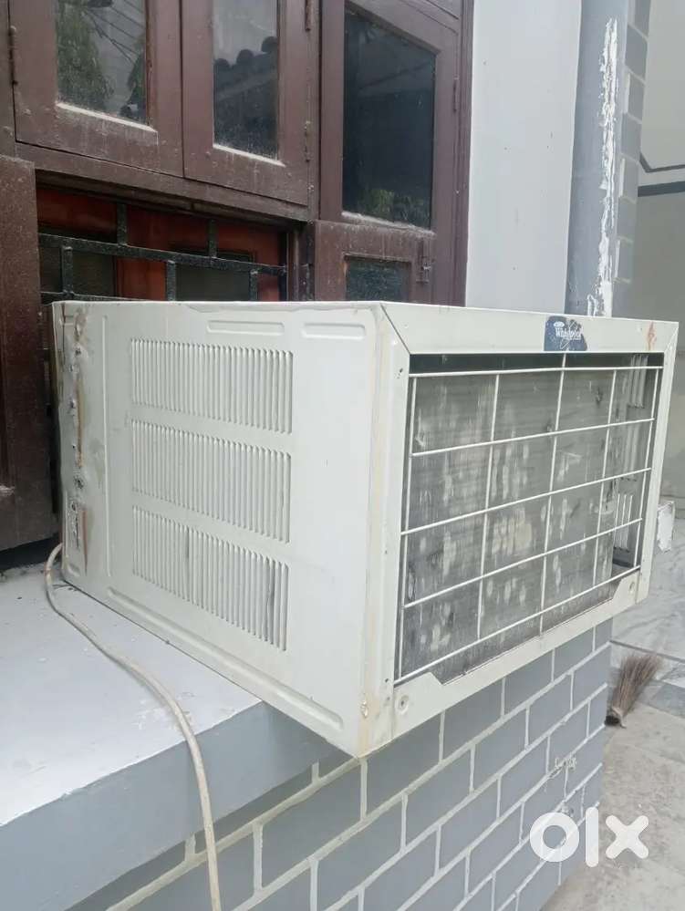 3 star whirlpool AC
