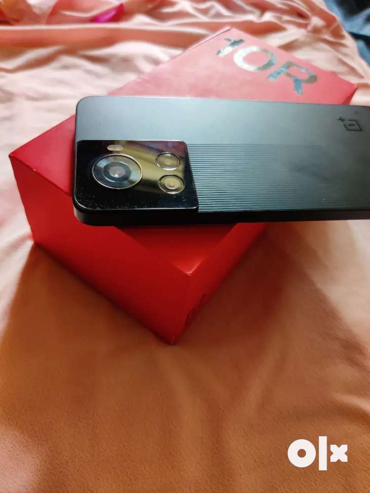 Oneplus 10R 5G 12/256gb black with box and original charger available.