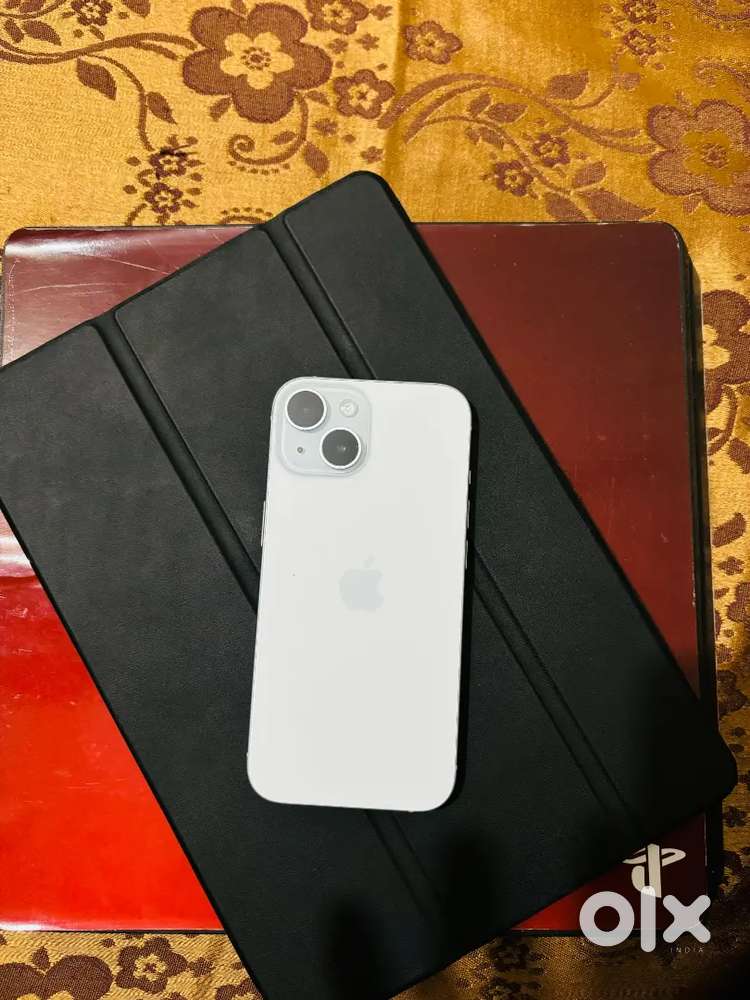 Apple iphone 15 in mint condition no scratch dent
