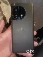 Display  gaya hai Bill box hai Ram GB 8 storage 128 charger Hai