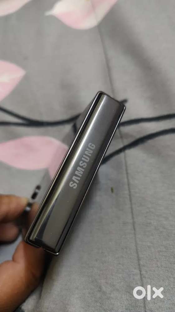 Brand new samsung Z FLIP