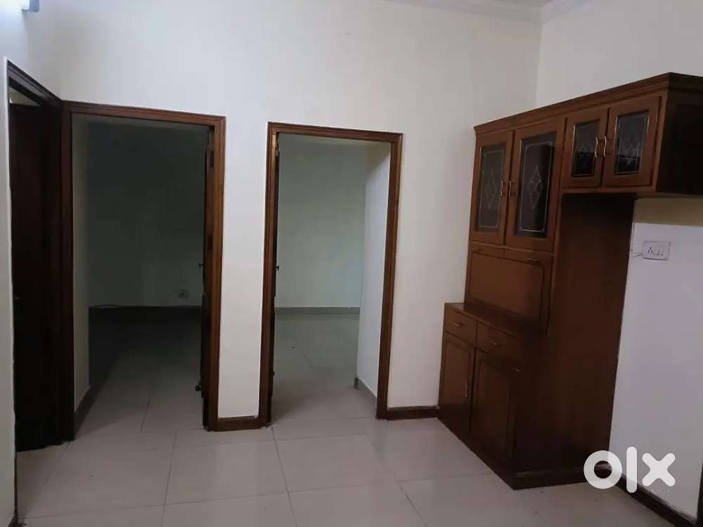 For sale 3bhk hig flat ground floor sector 38 west chd