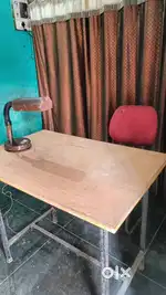 Study table gaddi chair aur lamp