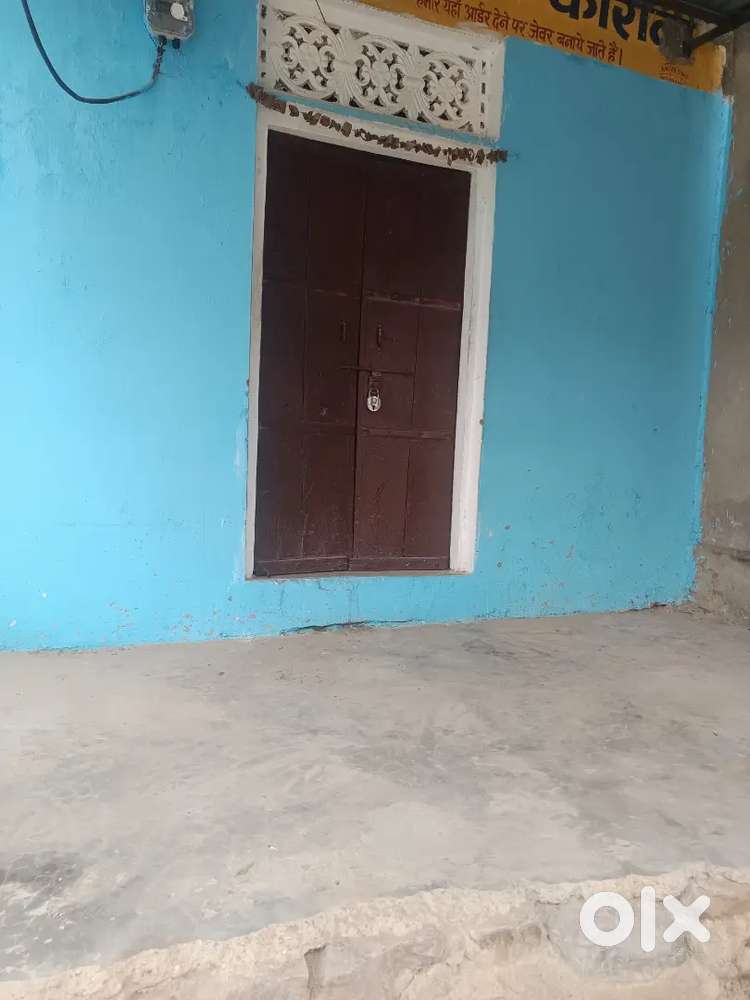 Cafe ki requirement hain ladka nepal ka  hona chahiye