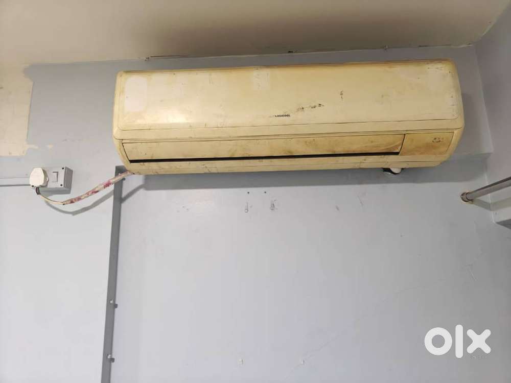 AC (Hitachi logicool) 2 ton good Condition