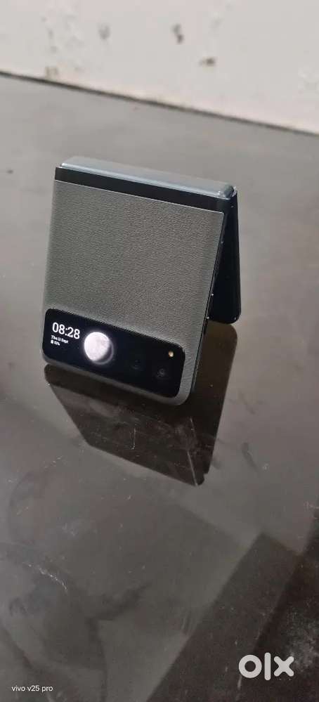 Razr 40 neat condition