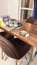 Dining table with 6 chair