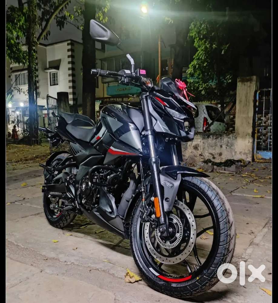 Bajaj pulsar n160 without scratches.