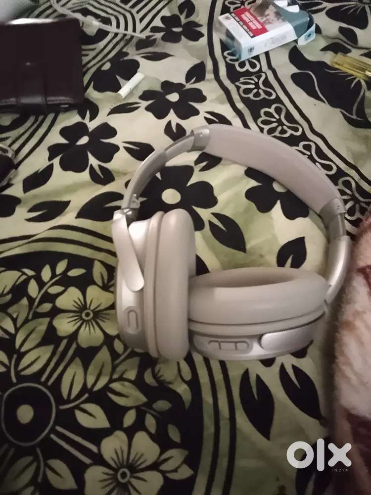 Bose QC35 headphones