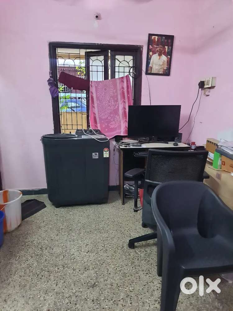Gentle 2 roommates needed for   2 bhk  house  Rs 3500  per head.