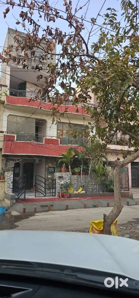 3 Storey House For Sell