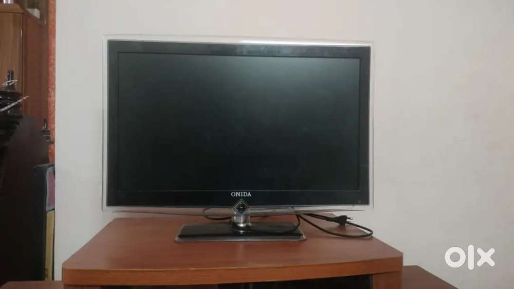 24 in LCD TV