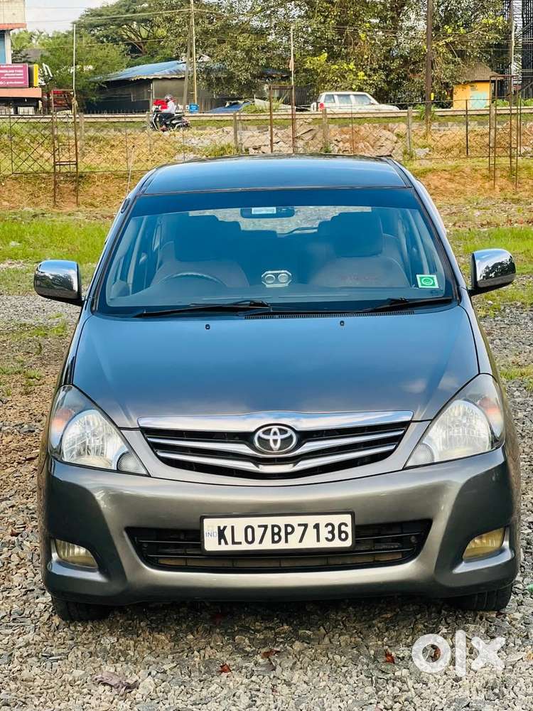 Toyota Innova 2.5 V 7 STR, 2010, Diesel