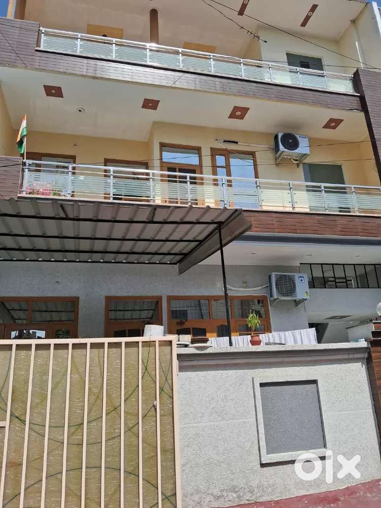 Newly luxcious 3bhk house for rent in sec 8 part 2 with car parking