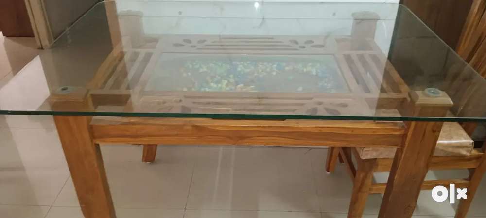 Dinning table for sell