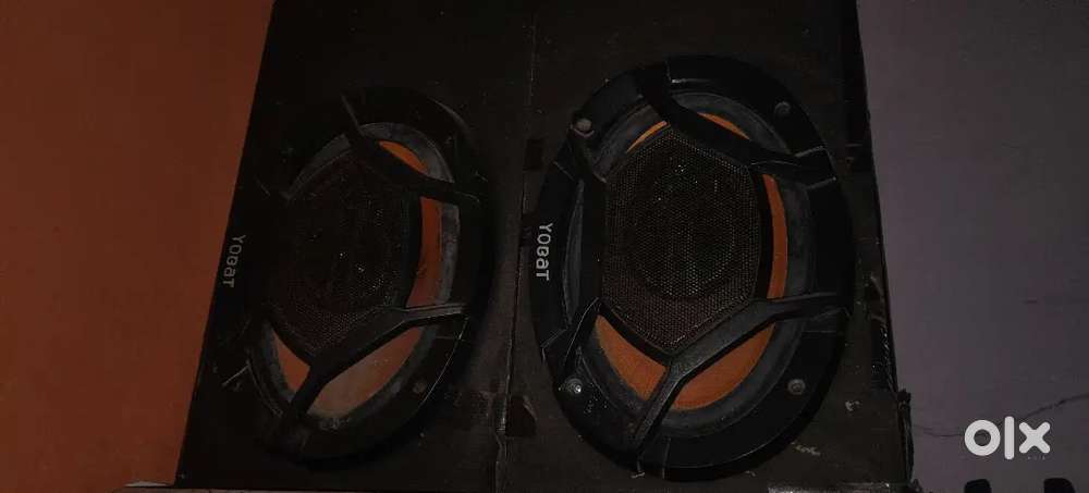 Amp with car spkers2