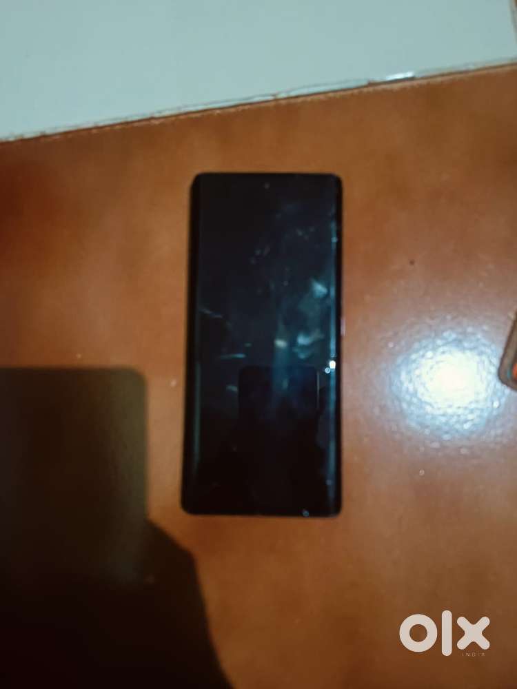 Vivo   V29.