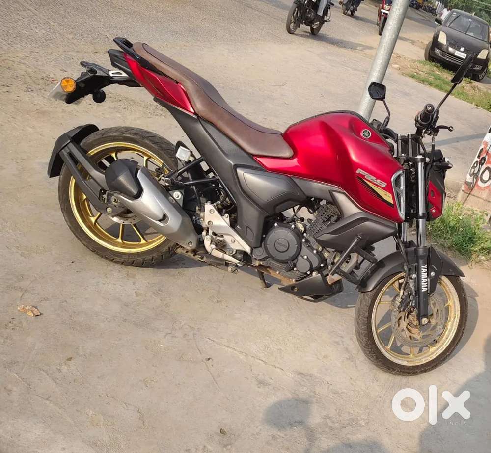 I want to sell my bike and lower driven kms bike and single handed
