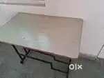 Computer table