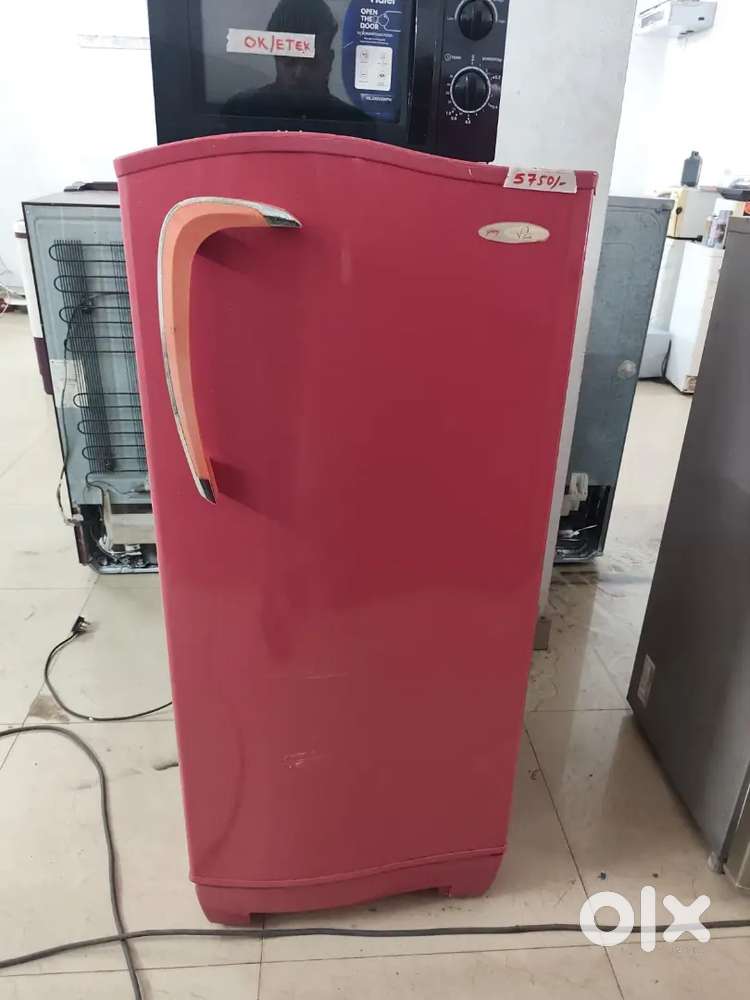 USED FRIDGE AND WASHING MACHINES