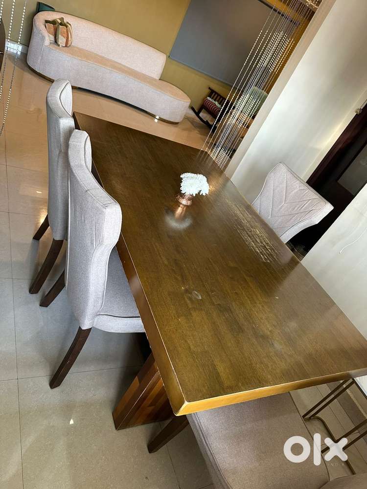 Dining table with 4 chair