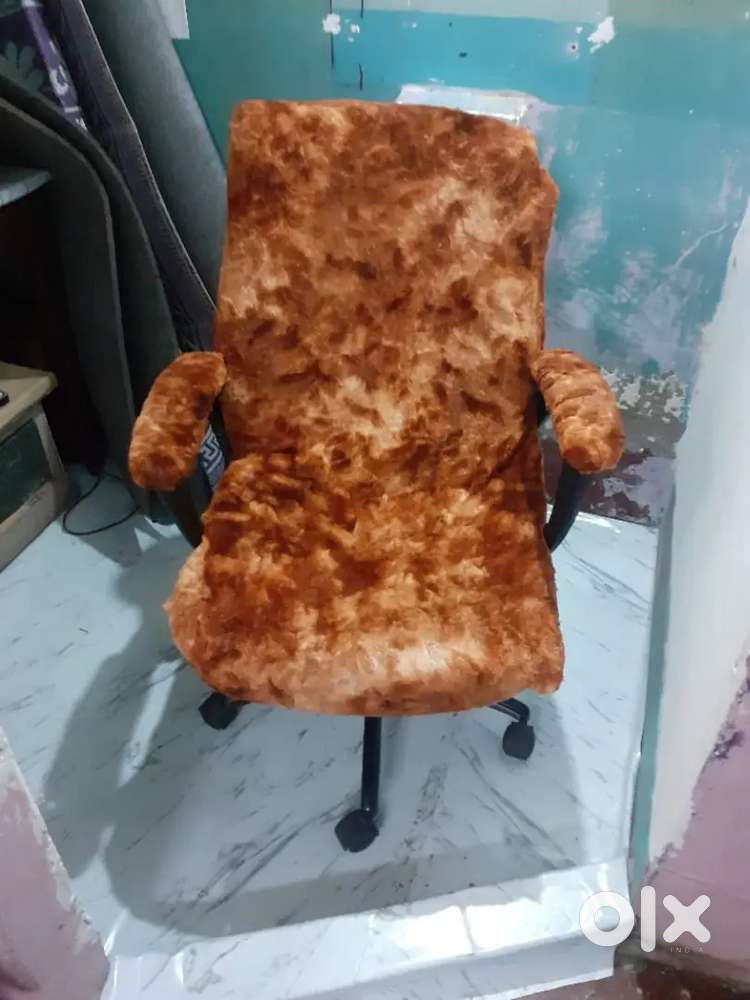 Comfortable Office/Computer Chair with Soft Cushion Cover