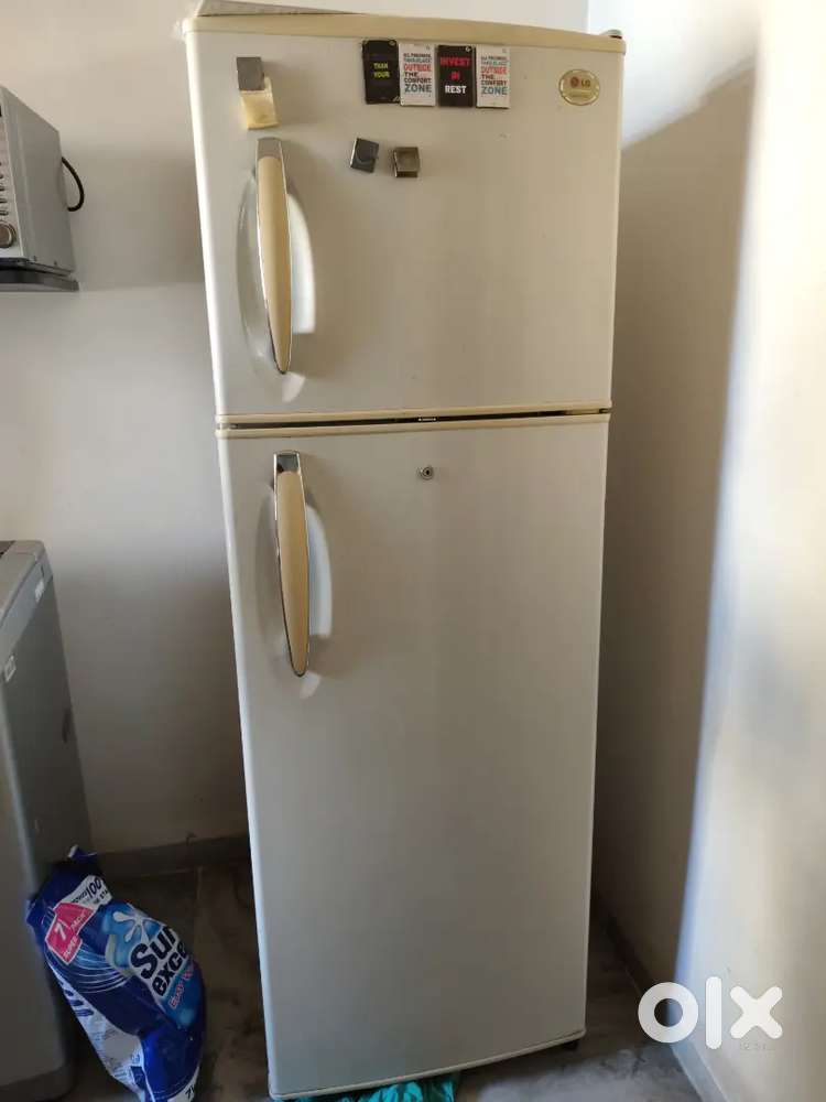 Lg Fridge (white)
