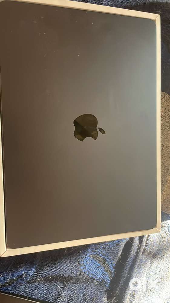 Macbook M2 Air 8gb 256gb 2024 model