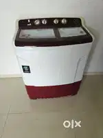 Selling semi automatic washing machine 7.5Kg