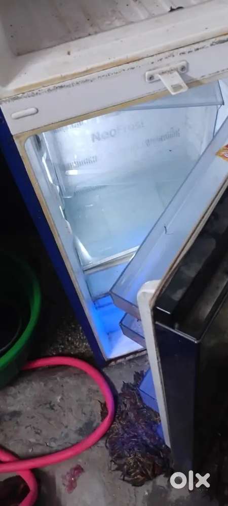 डबल डोर 2 साल पुराना कूलिंग नहीं कर रहा बस