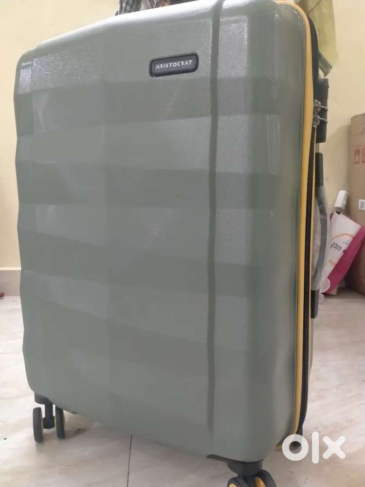 Vip trolley bag brand new large size