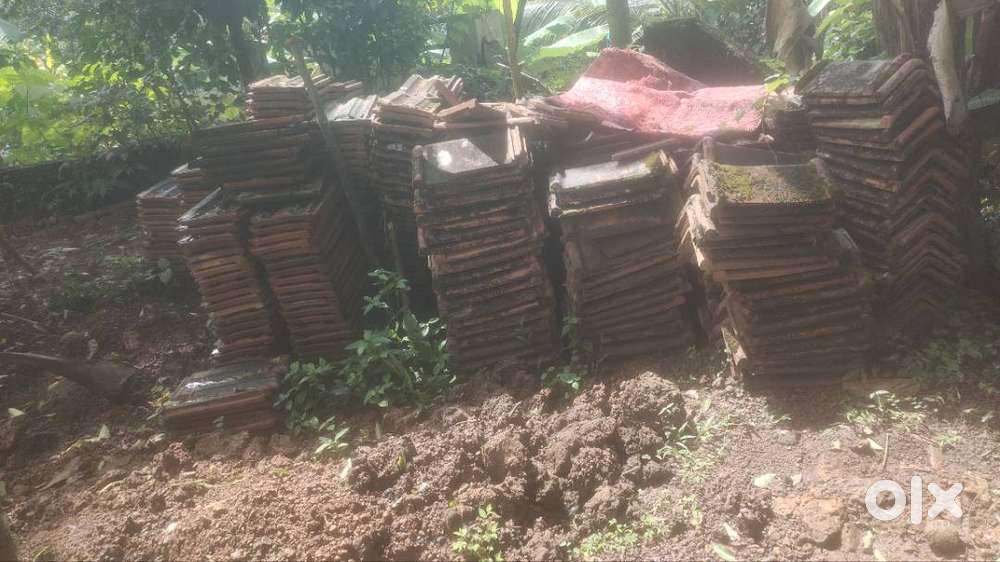 Roofing tiles