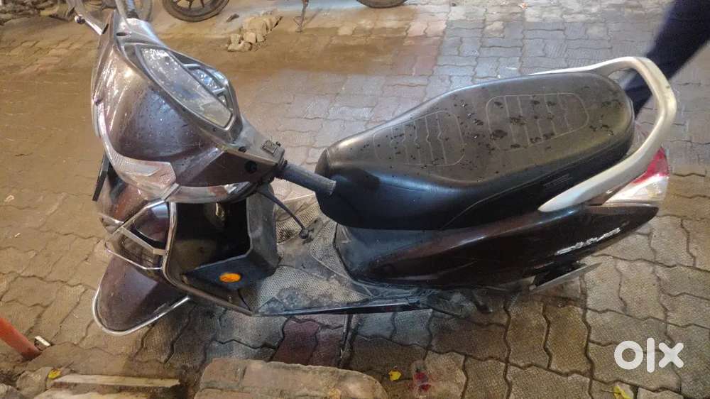 Single hand scooter usually left unused