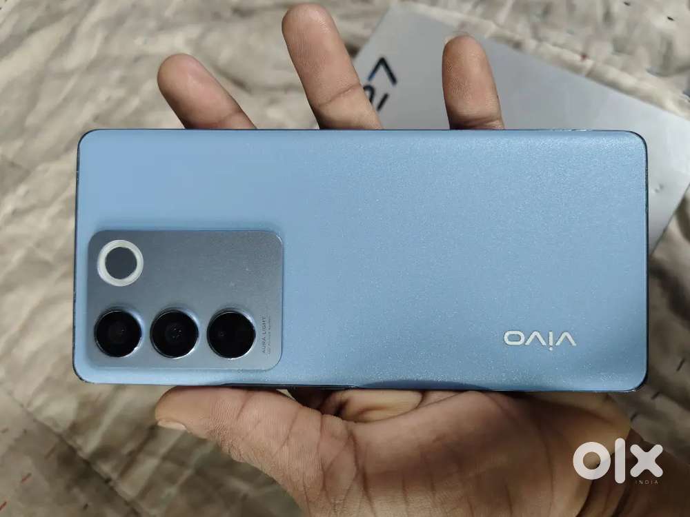 Vivo v27 . 8 128 . Colour magic blue
