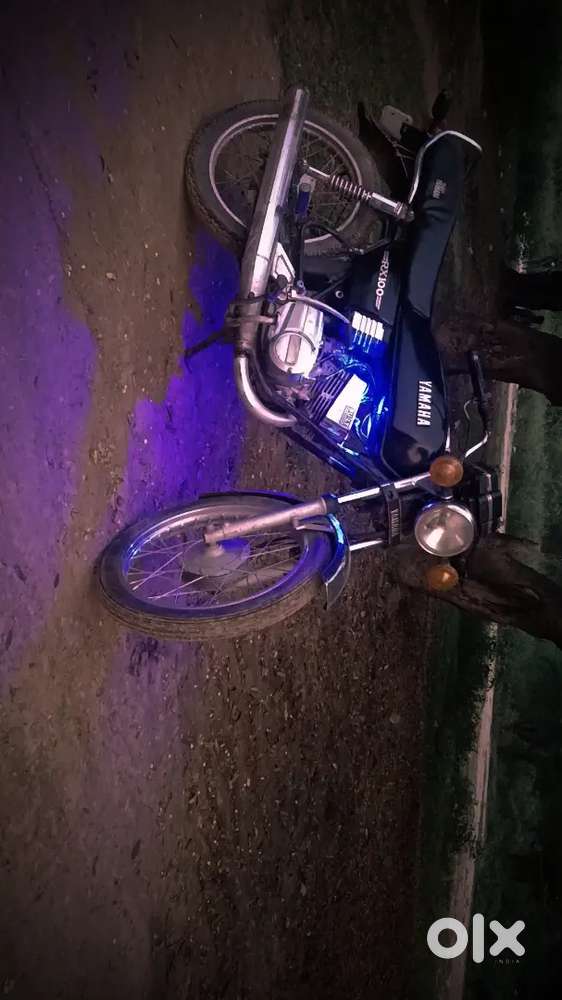 yamaharx100 maroon colour
