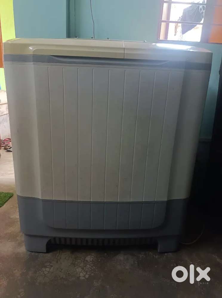 Samsung semi automatic washing machine